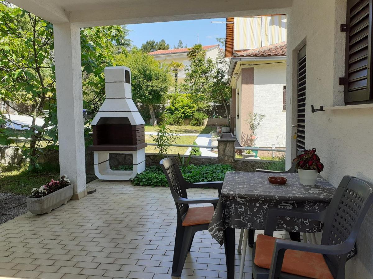 Apartment Simunec Malinska Esterno foto