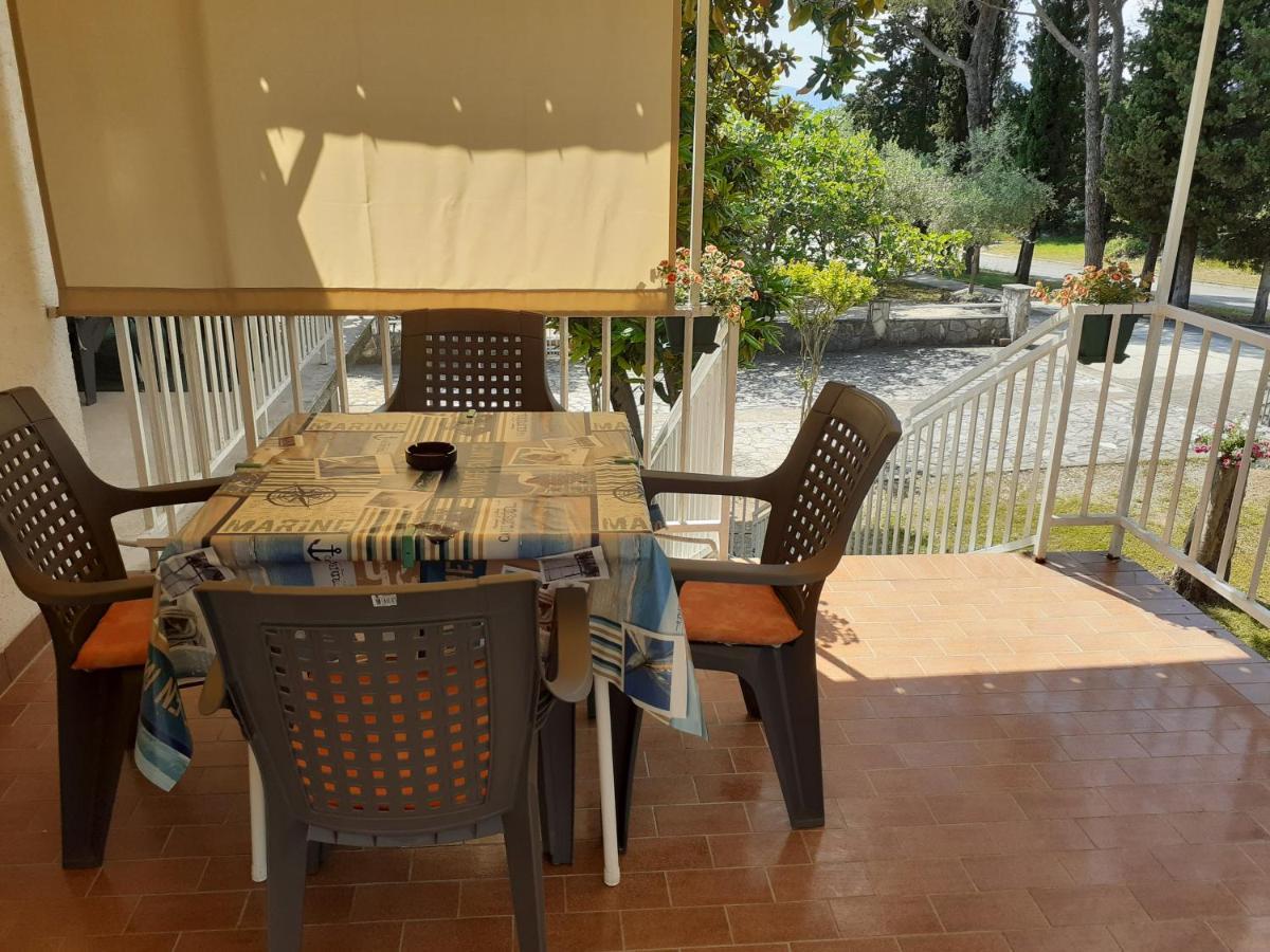 Apartment Simunec Malinska Esterno foto