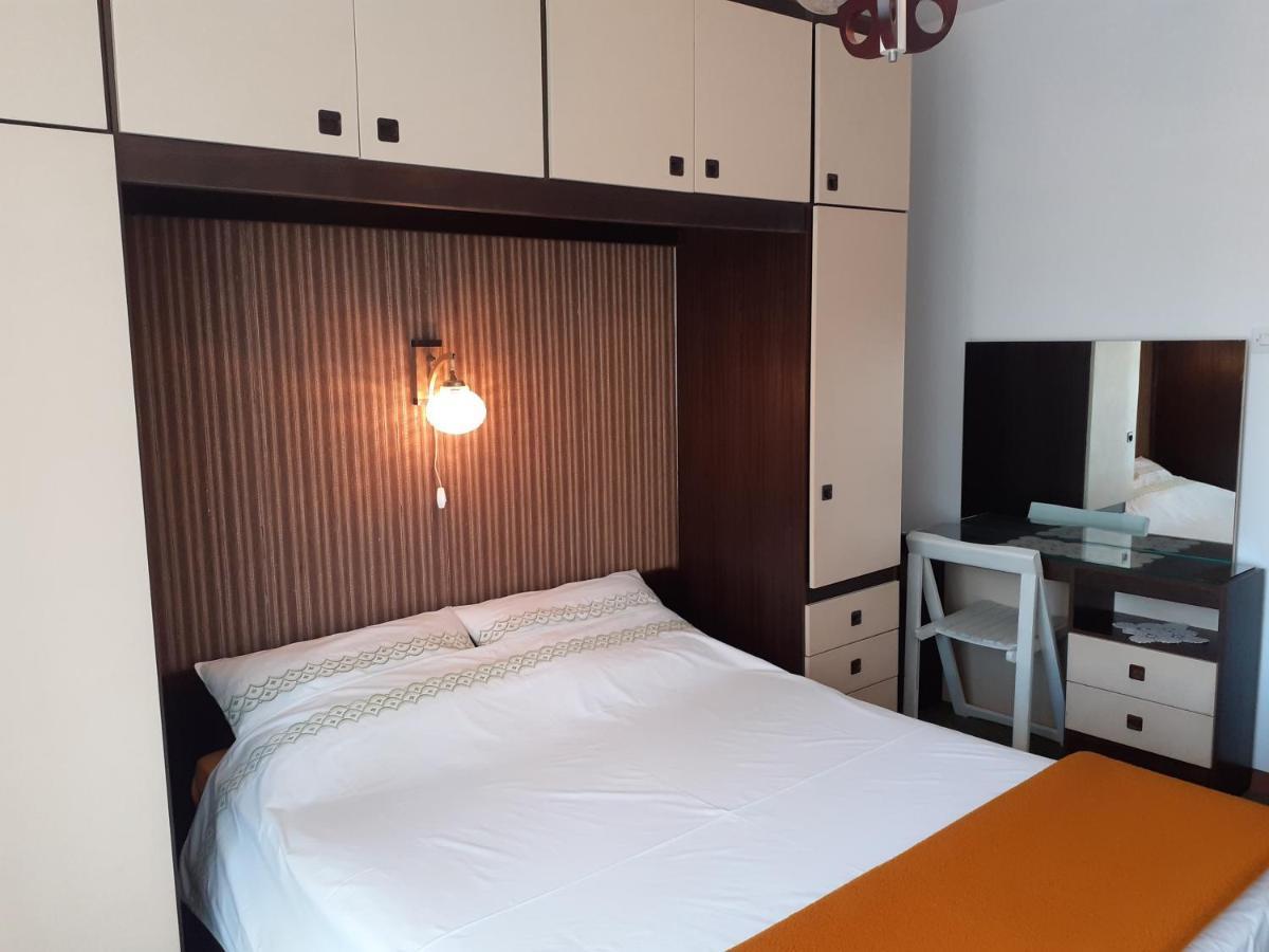 Apartment Simunec Malinska Esterno foto